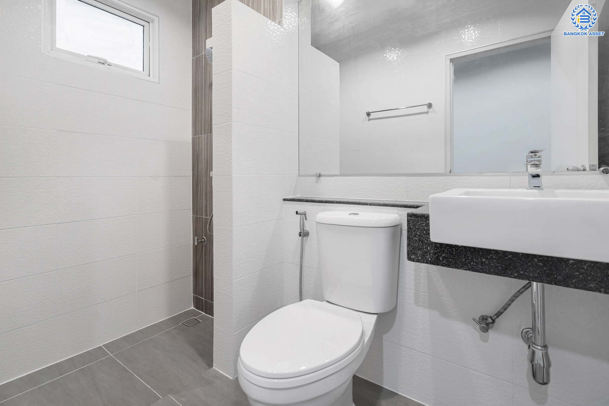 บ้านแฝดมือสองนนทบุรี ม.เดอะคลัสเตอร์วิลล์4 ราชพฤกษ์-สิรินธร เนื้อที่ 40.5 ตร.ว. ฟังก์ชันระดับบ้านเดี่ยว 3 ห้องนอน 3 ห้องน้ำ จอดรถได้ 2 คัน พร้อมพื้นที่ใช้สอย 150 ตร.ม. Facilitie ครบครัน การเดินทางสะดวก ใกล้วงเวียนพระรามห้า, The Walk และจุดขึ้นทางด่วน "ศรีรัช"...